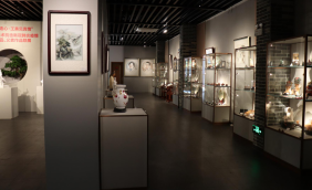 广东省工艺美术珍品馆展览业务情况介绍490.png